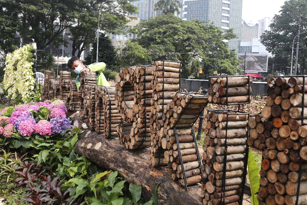 Dekorasi Jakarta Bangkit...