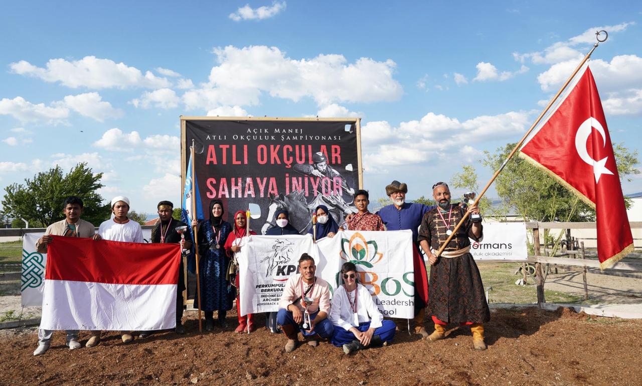 Keren, Tiga Bersaudara...