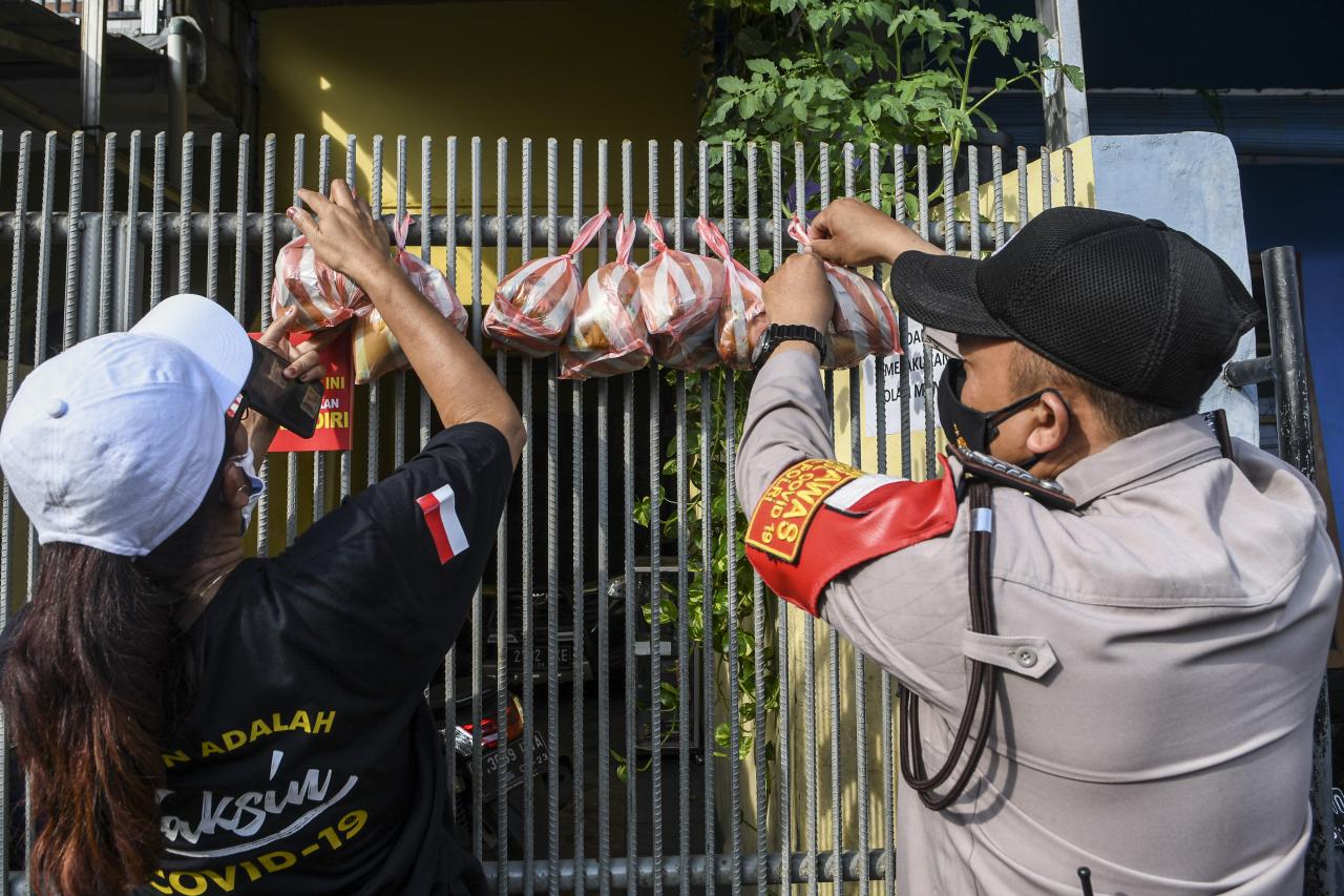 Terkonformasi Positif,...