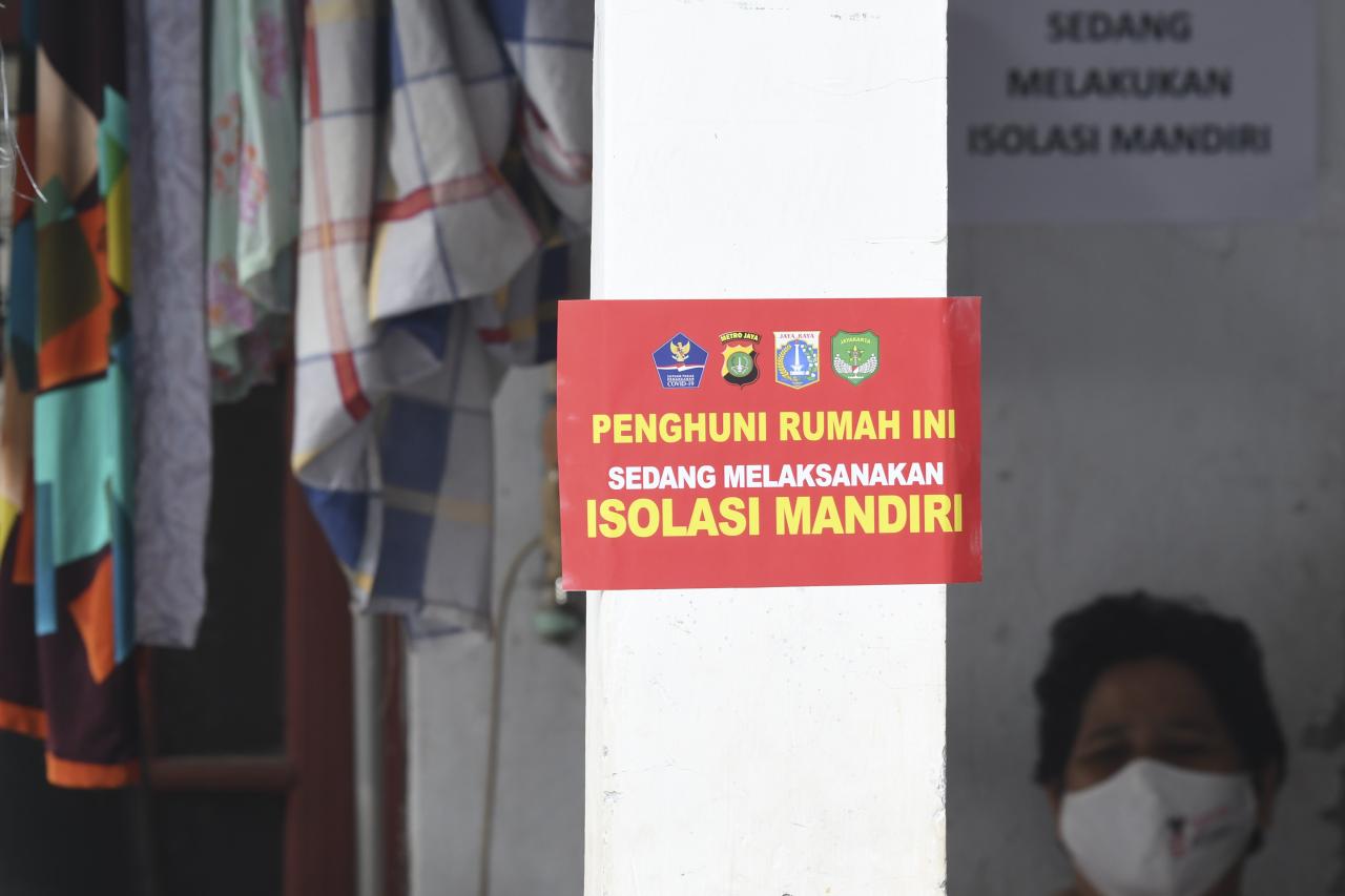 Terkonformasi Positif,...
