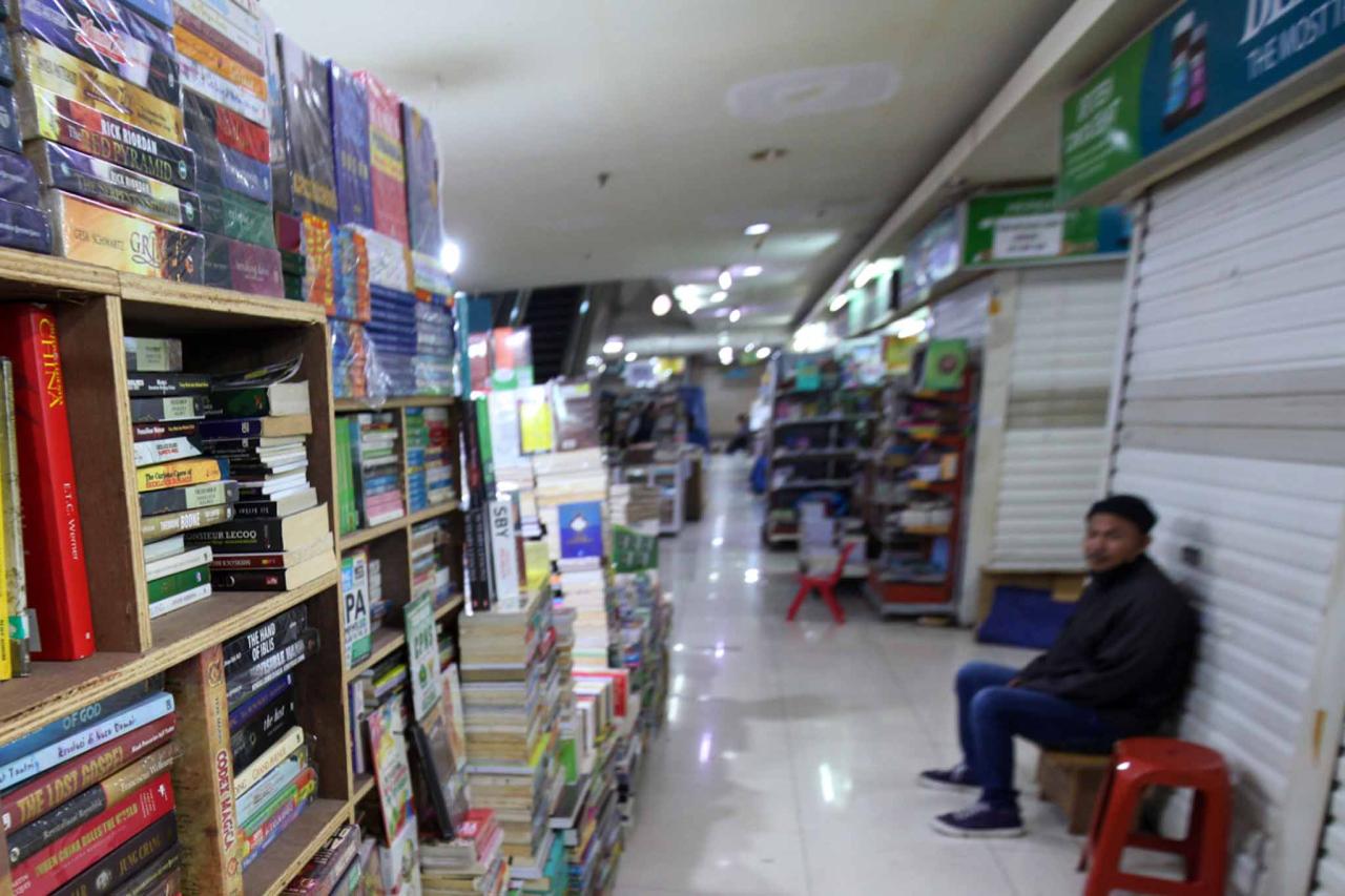 Pasar Buku Bekas Riwayatmu...