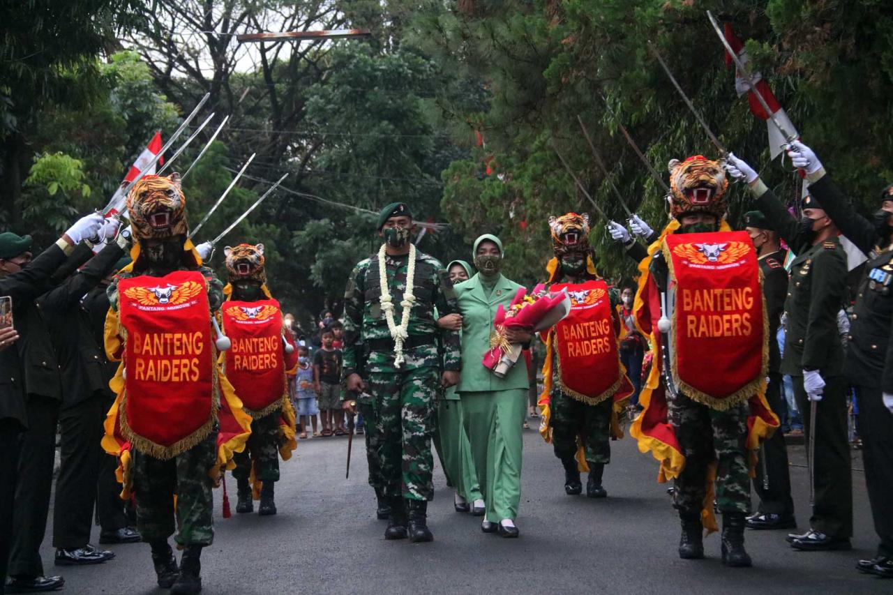 Suasana Haru Iringi...