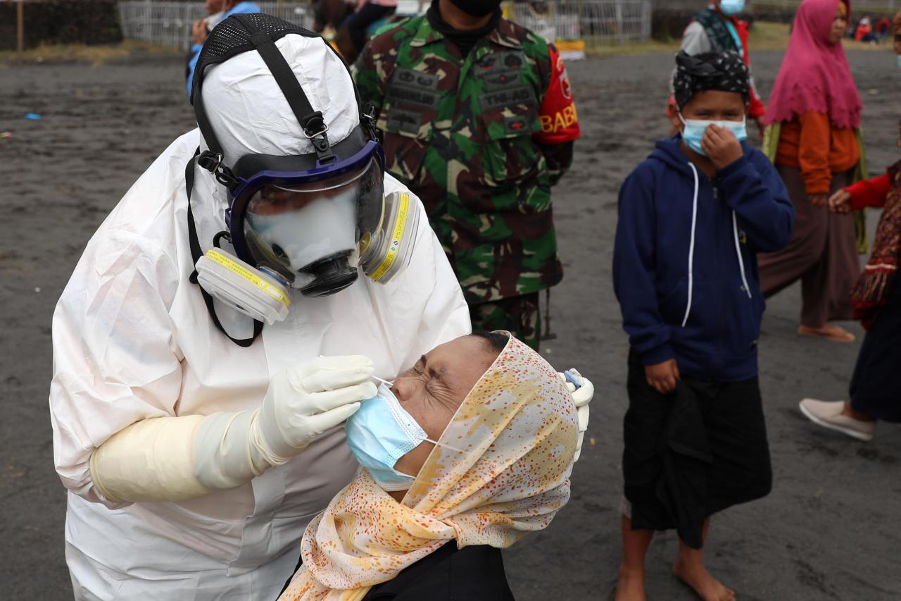 Warga Tengger Jalani...