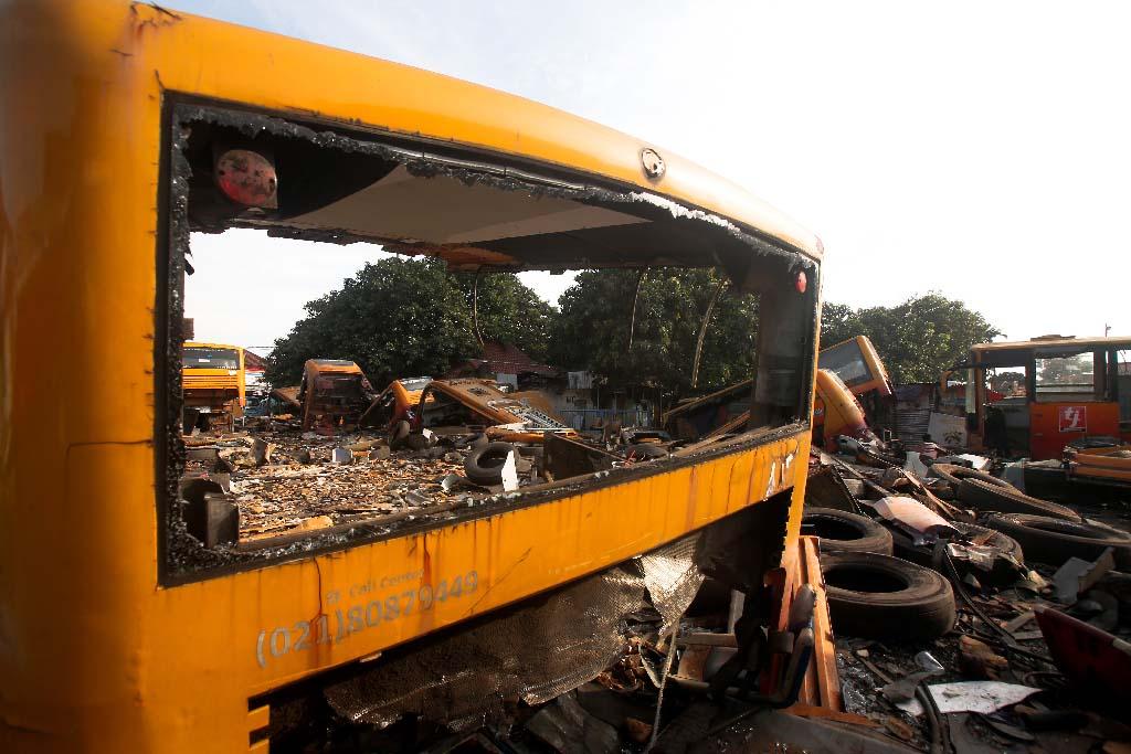 Melihat Kuburan Bus...