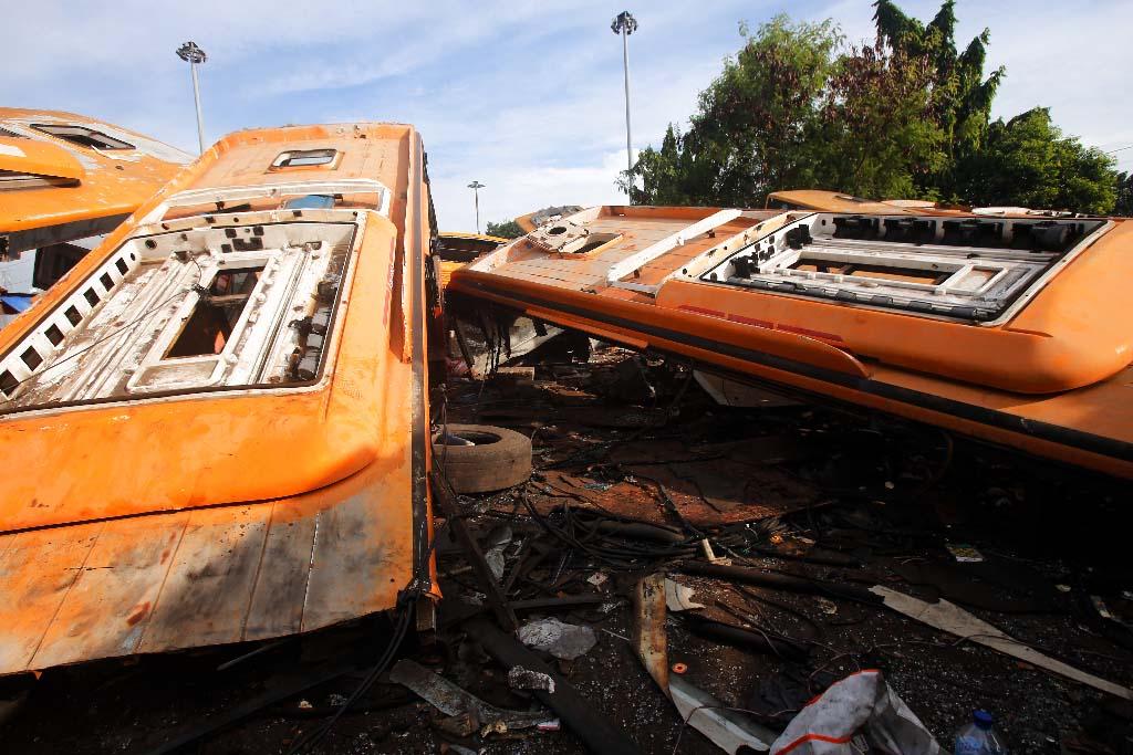 Melihat Kuburan Bus...