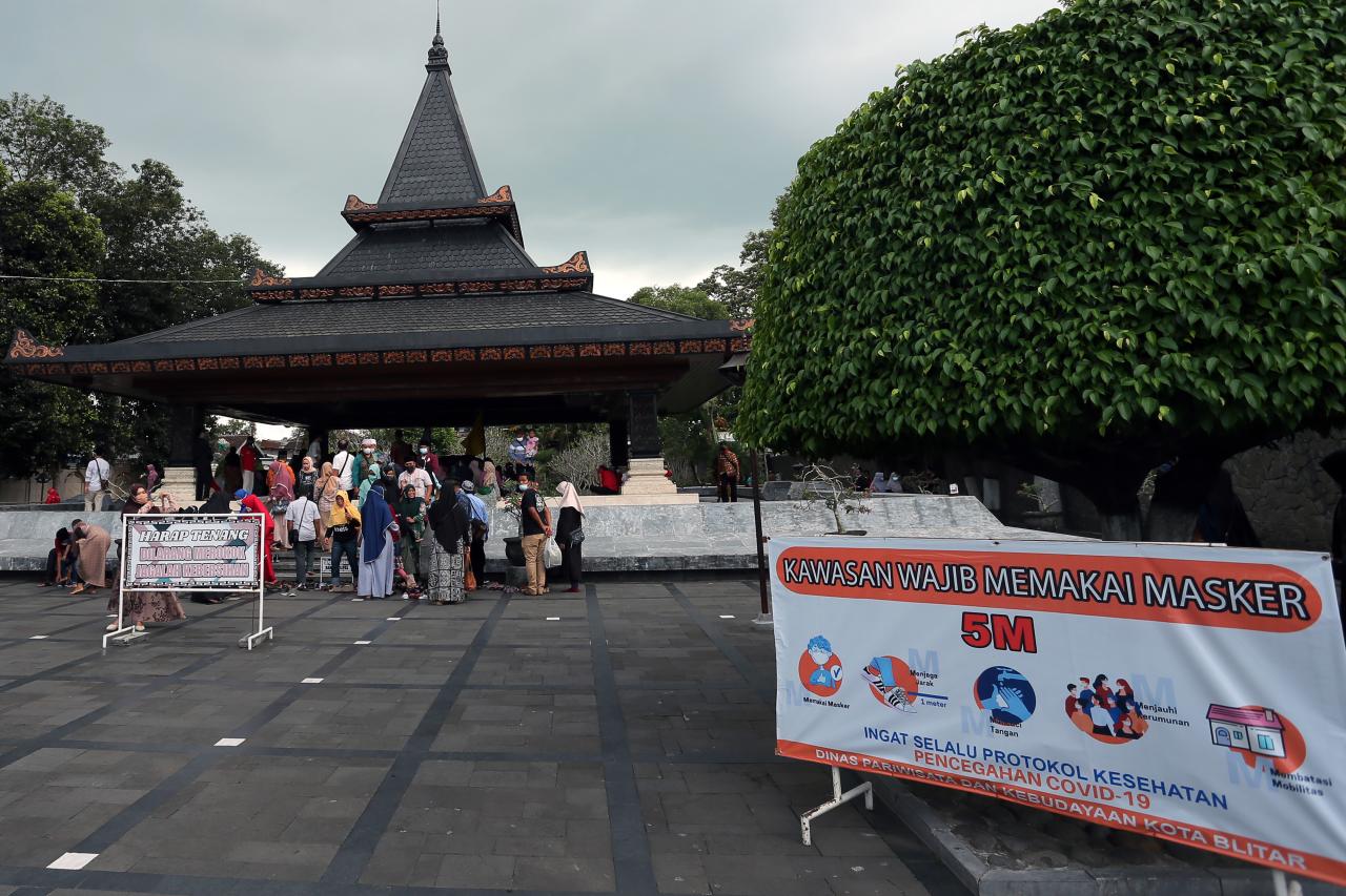Penutupan Kembali Kawasan...