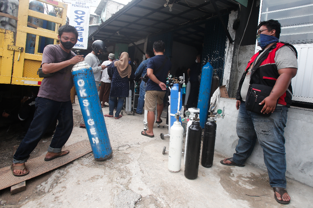 Stok Kian Menipis, Warga...