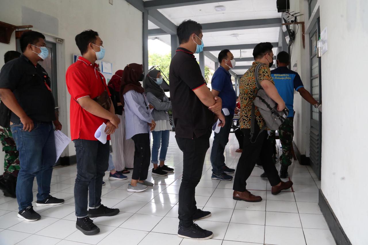 Bangun Imunitas Covid-19,...
