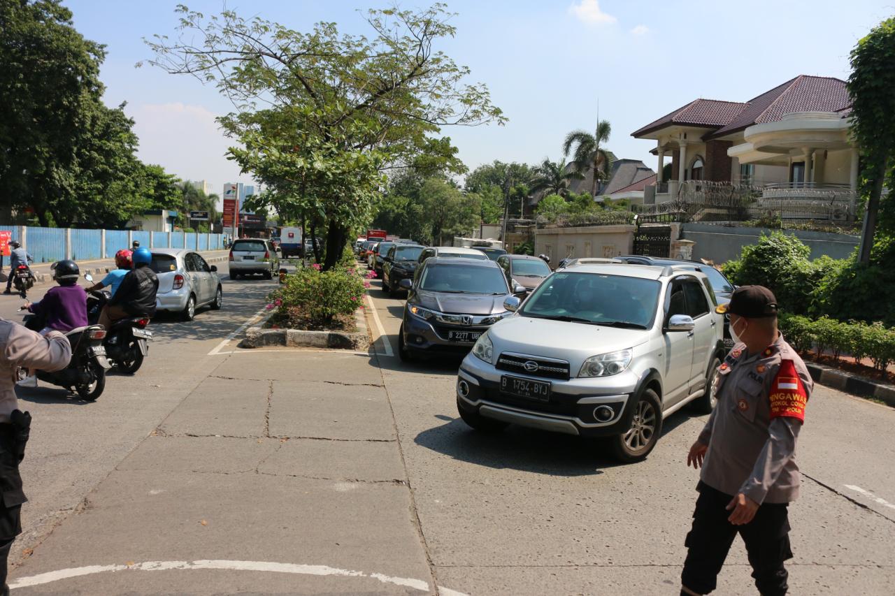 Hari Pertama PSBB Darurat,...