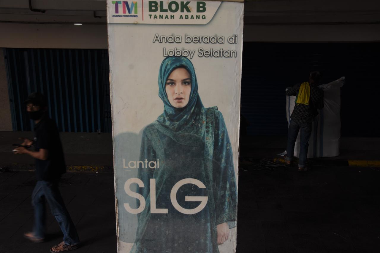 Pasar Tanah Abang Lengang...