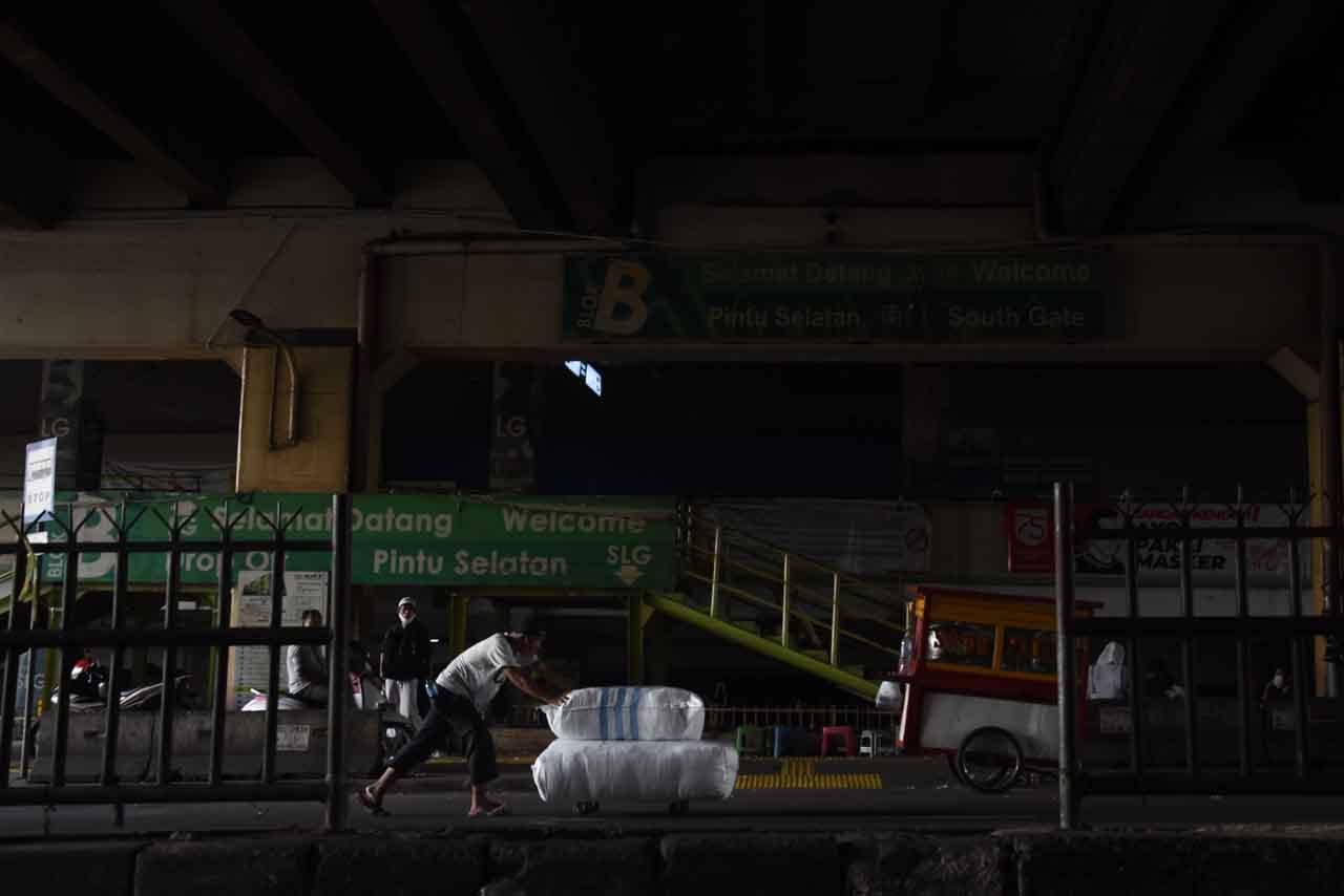Pasar Tanah Abang Lengang...