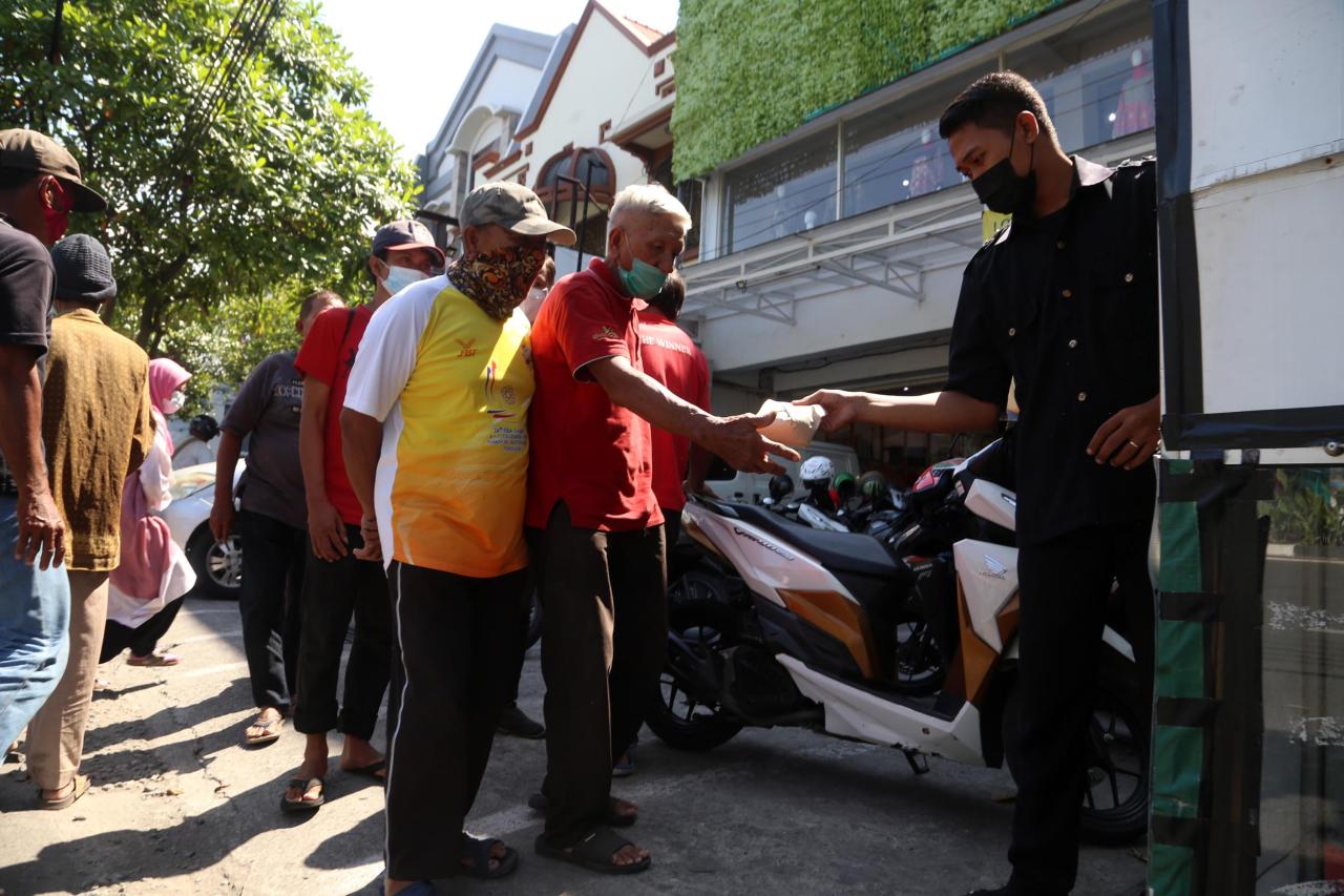 Nasi Bungkus Gratis...