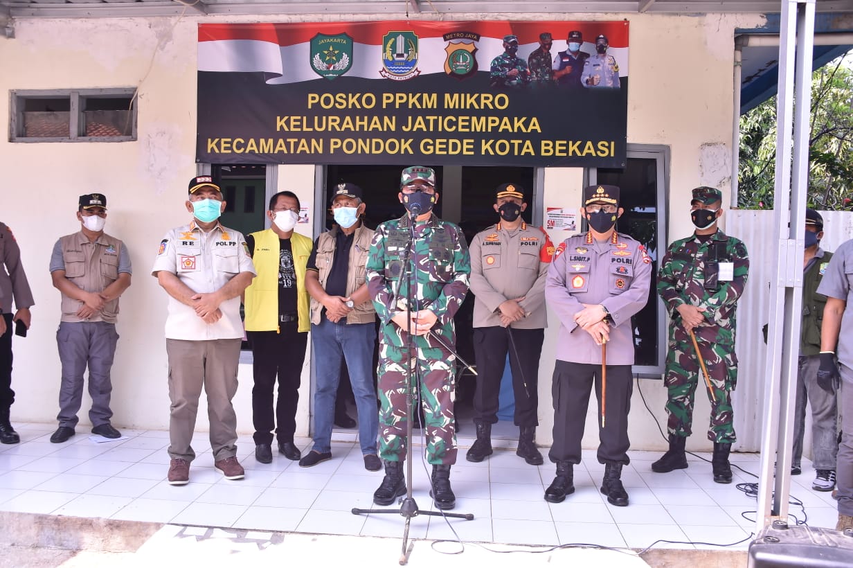 Panglima TNI Tinjau...