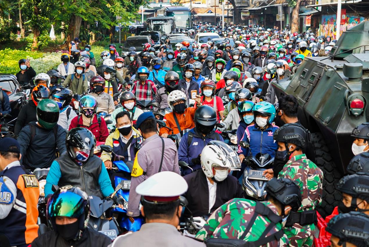 Lolos Penyekatan di...