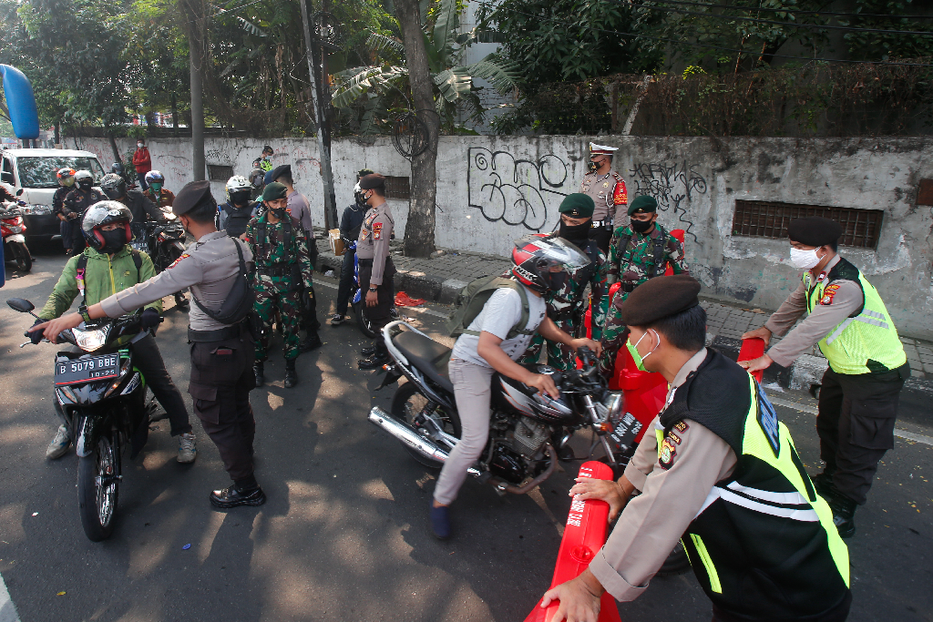 Petugas Gabungan Putar...