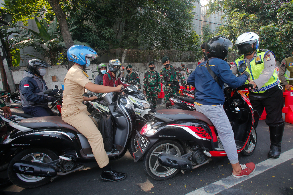 Petugas Gabungan Putar...