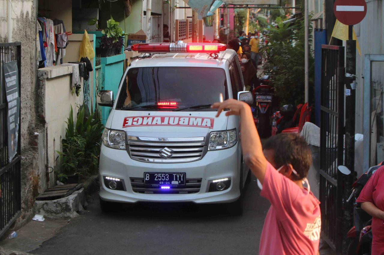 Dari Jendela Rumah,...