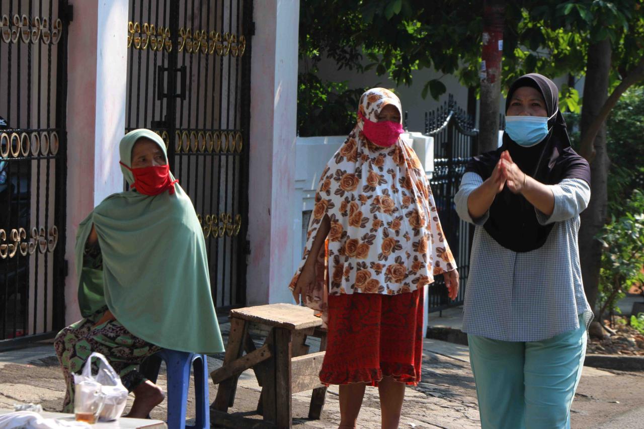 Tingkatkan Imun, Warga...