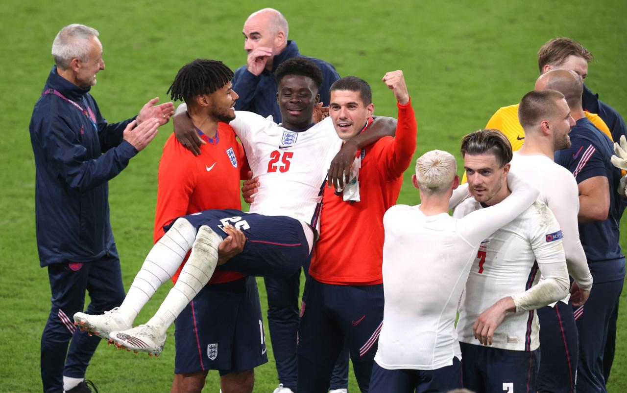 Bungkam Denmark 2-1,...