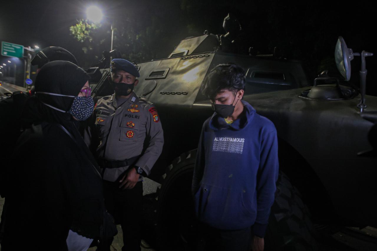Terobos Pos Penyekatan...