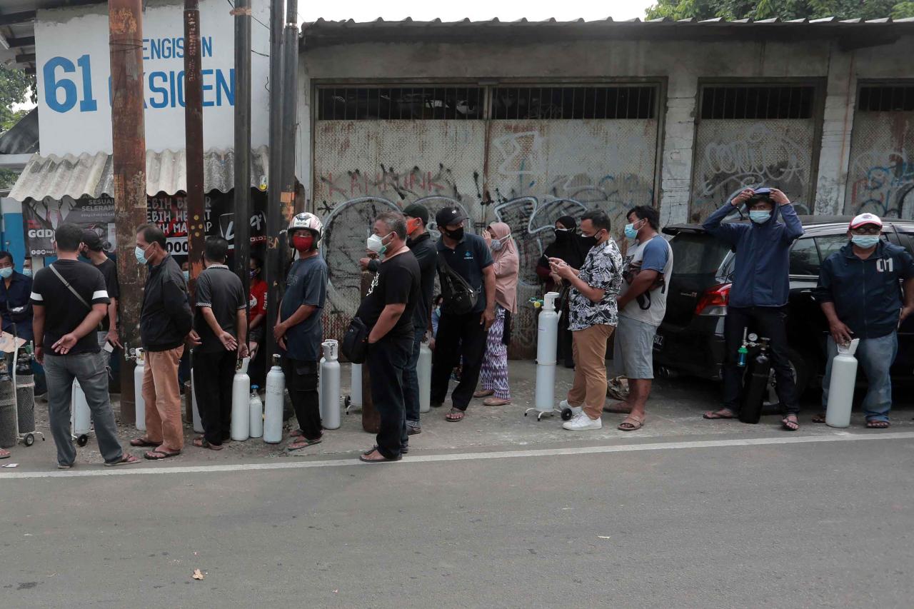 Potret Antrean Warga...