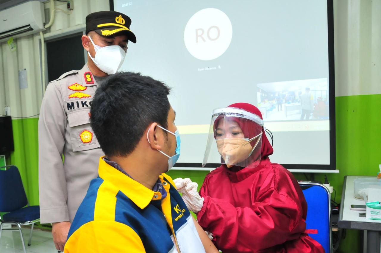 Ratusan Karyawan KTM...