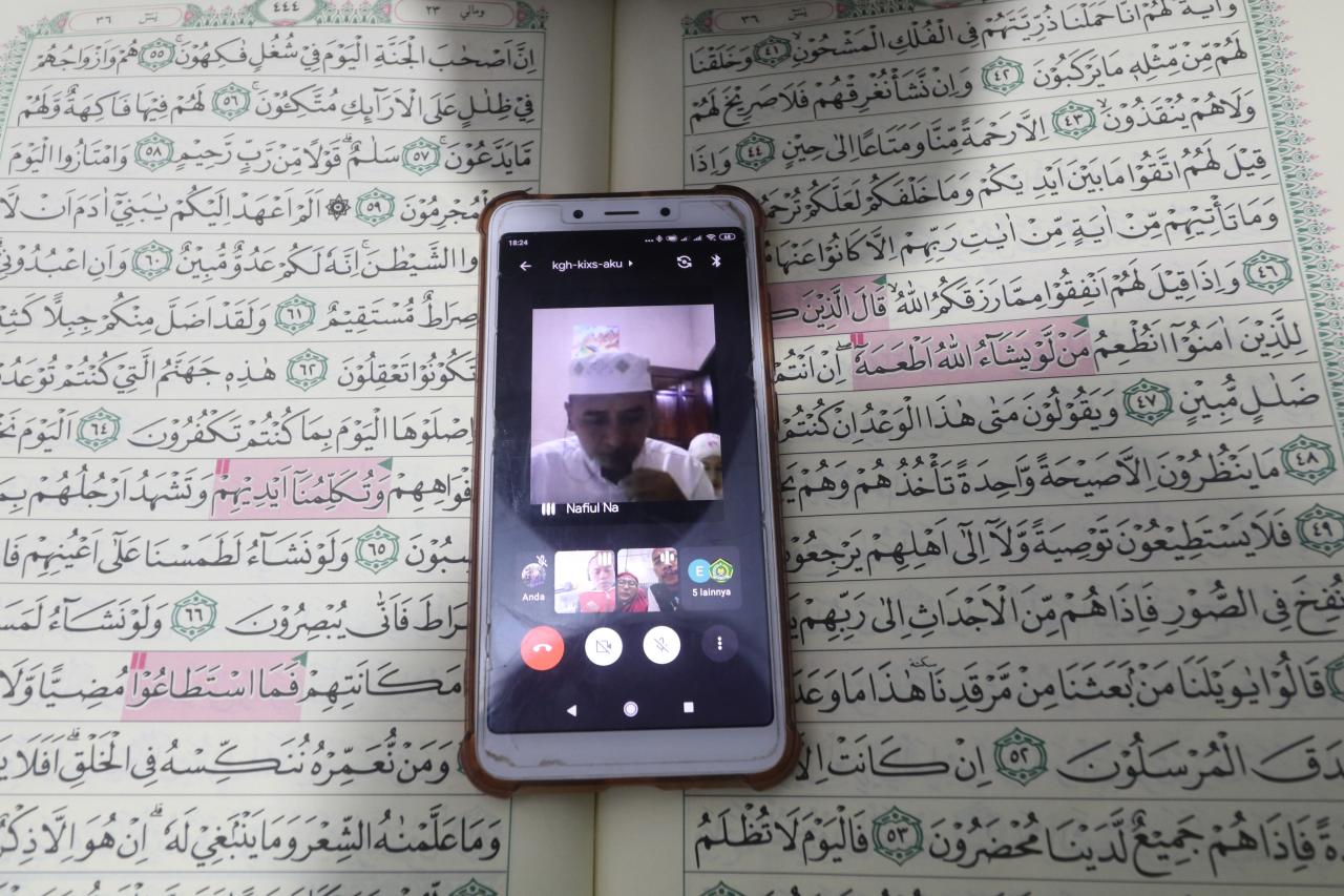 Tahlil dan Doa Bersama...