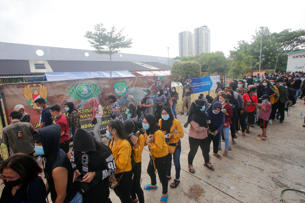 Antusias Warga Ikuti...