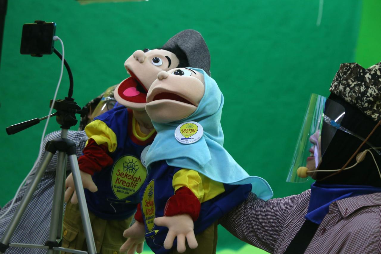 Hari Pertama Sekolah,...
