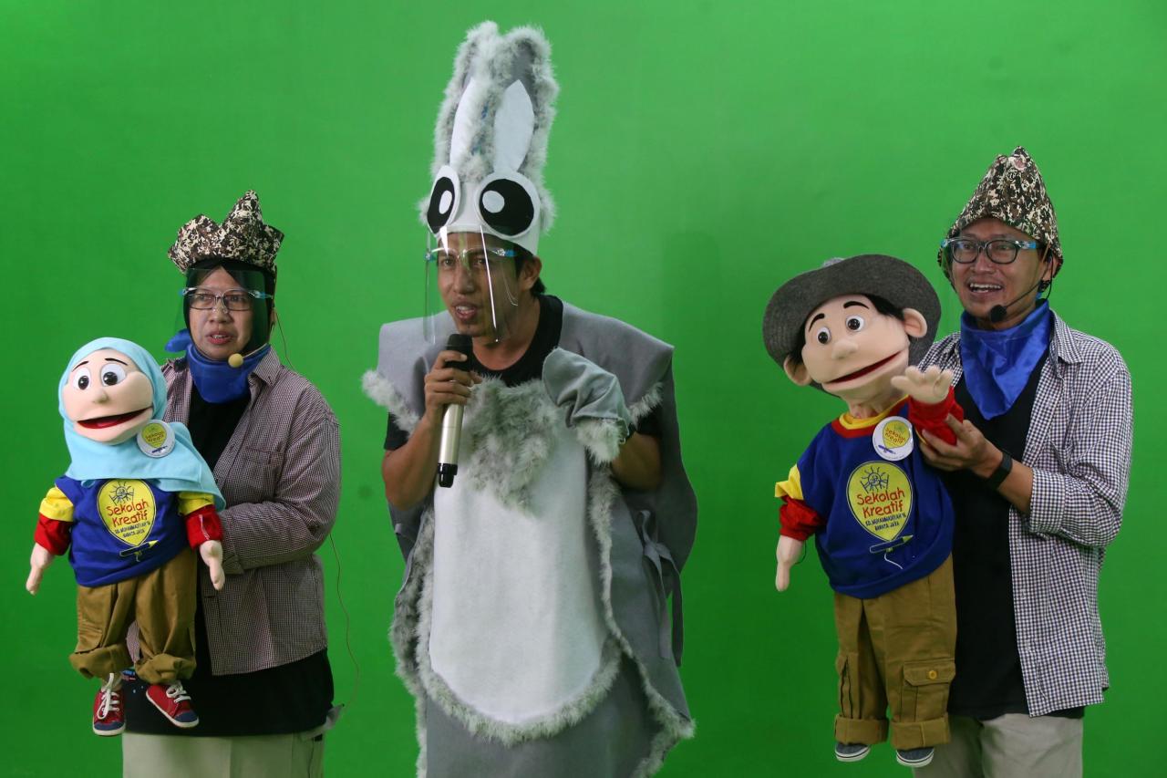 Hari Pertama Sekolah,...