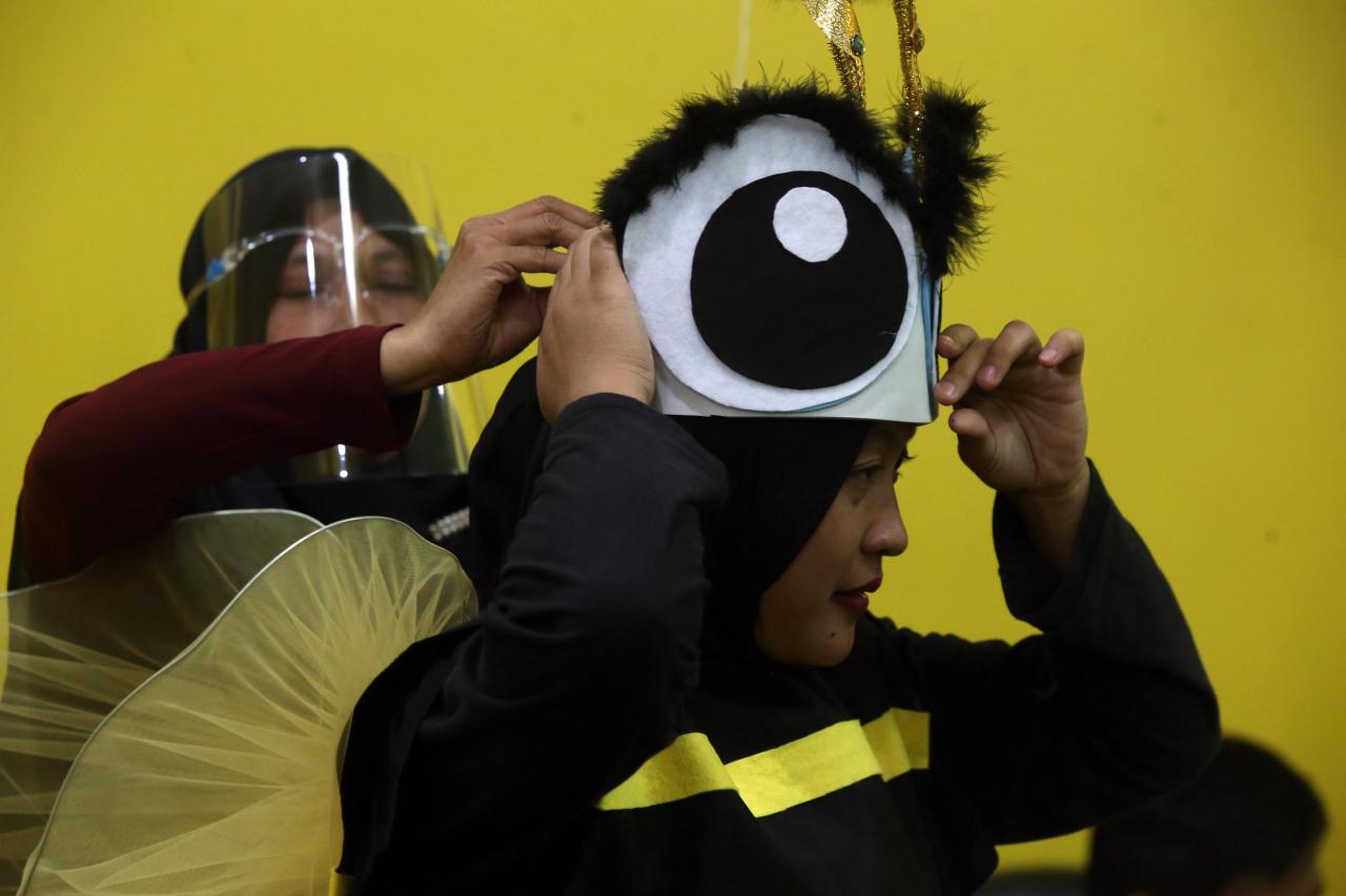 Hari Pertama Sekolah,...