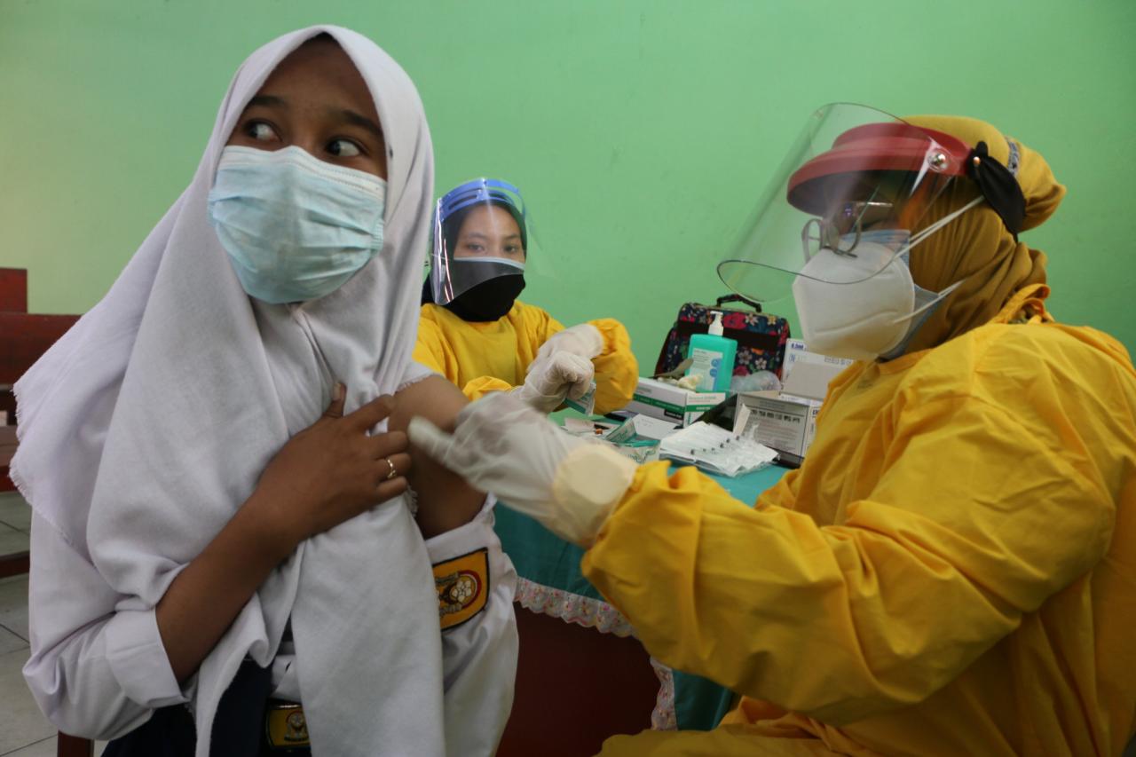 Ratusan Pelajar SMP...
