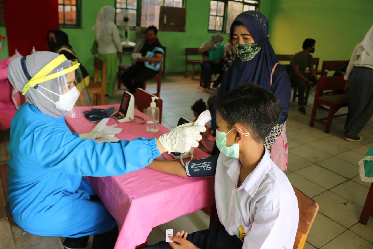 Ratusan Pelajar SMP...