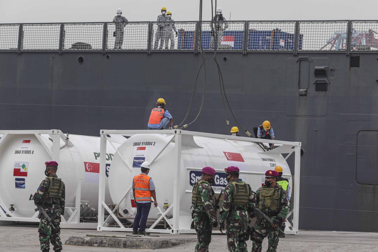 Indonesia Terima Bantuan...