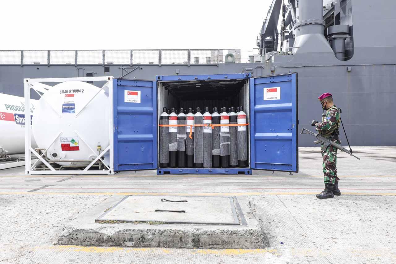 Indonesia Terima Bantuan...