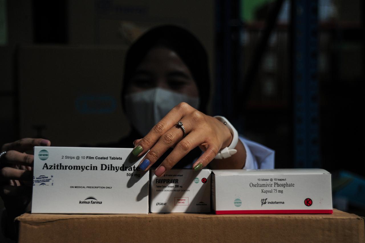 Pemerintah Bagikan Obat...