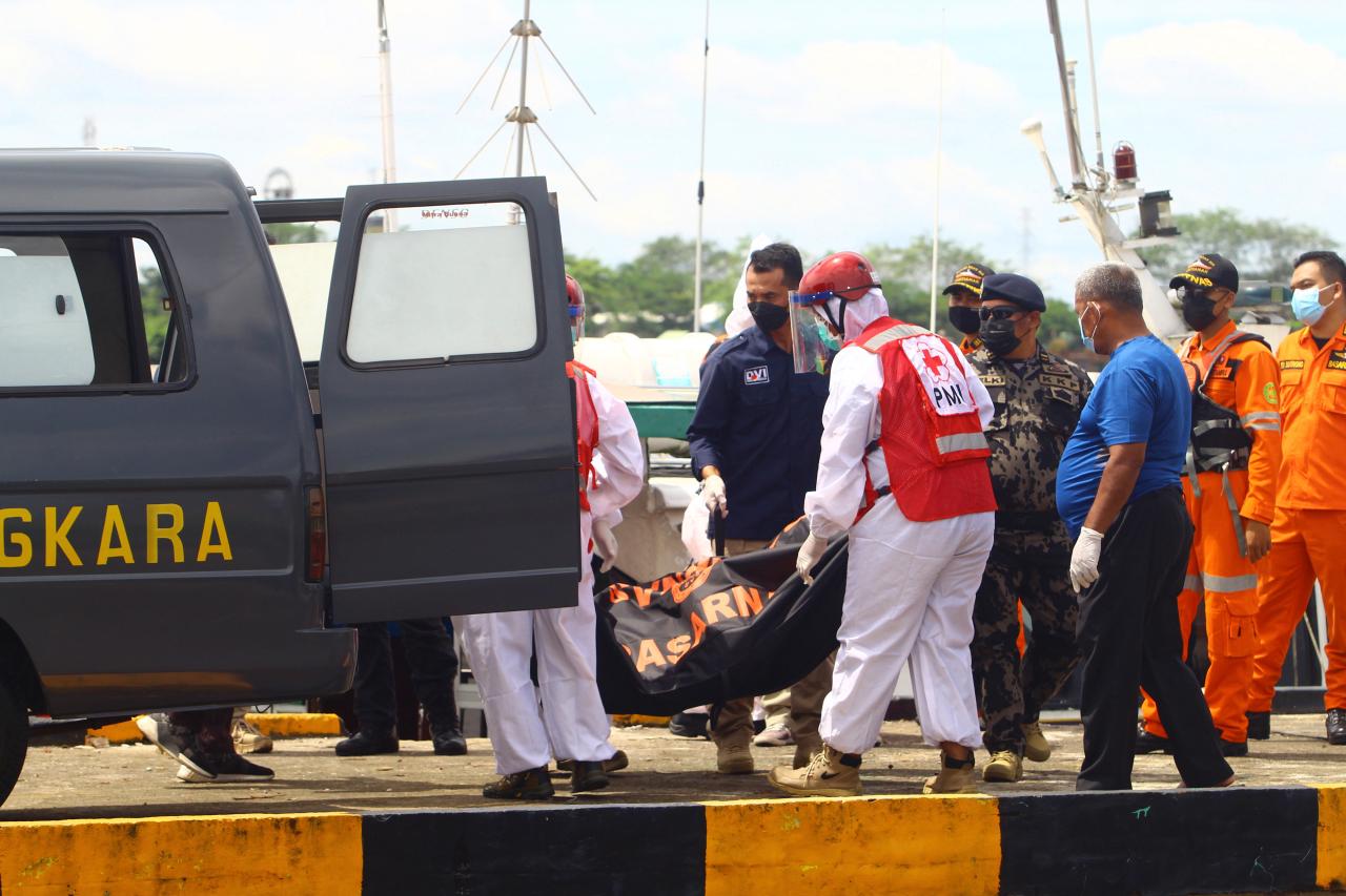 Pencarian Korban Kapal...