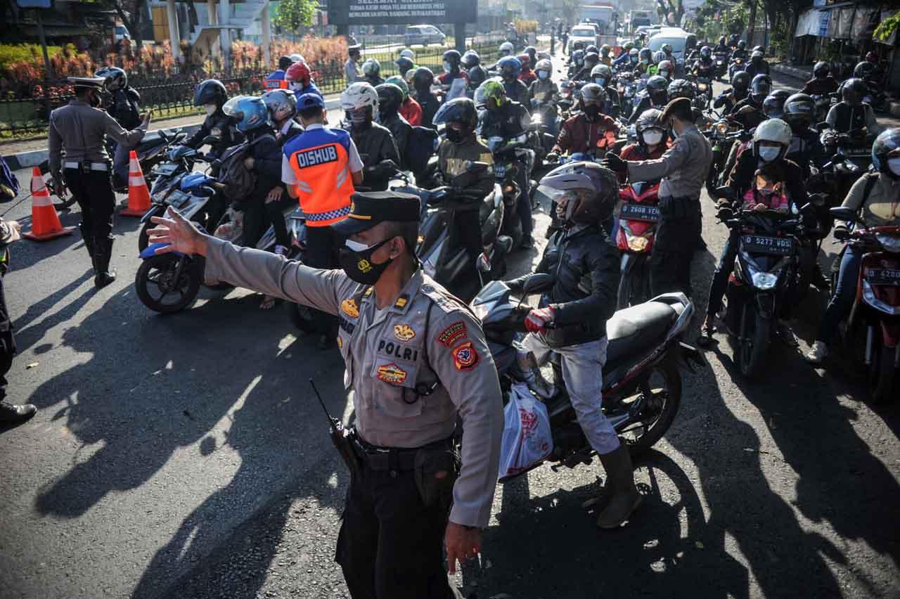 Penyekatan Akses Menuju...