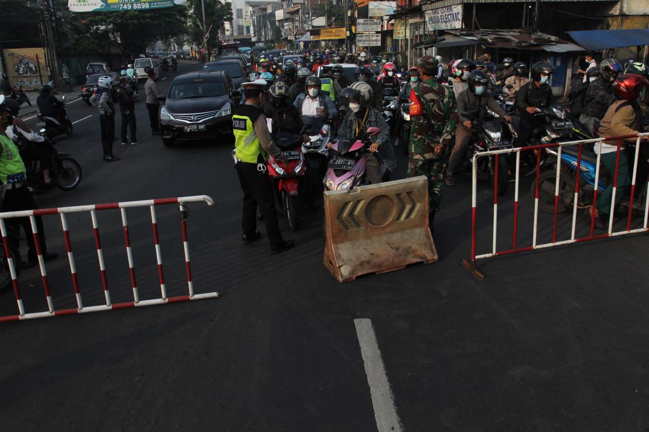 Penyekatan PPKM Darurat...