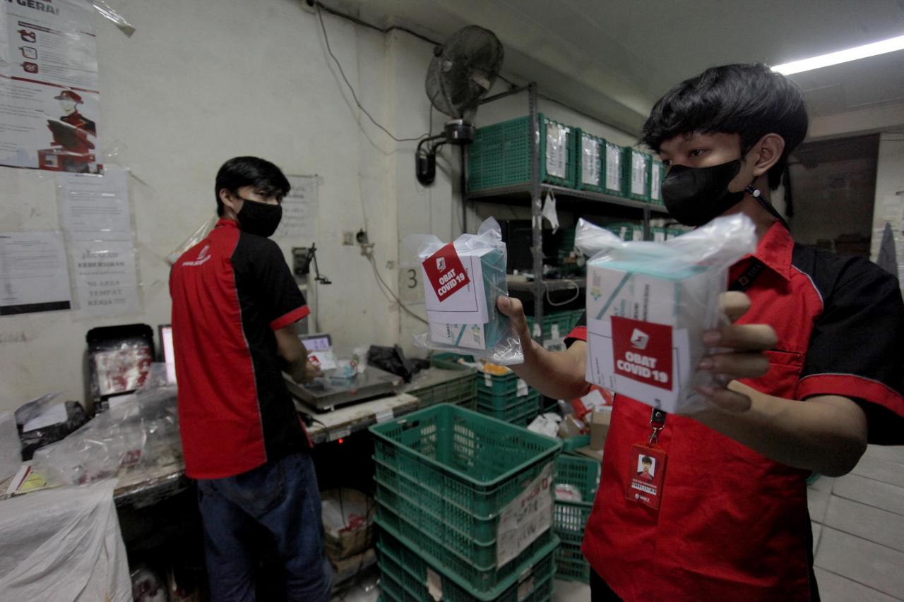 Distribusi Obat Covid-19...
