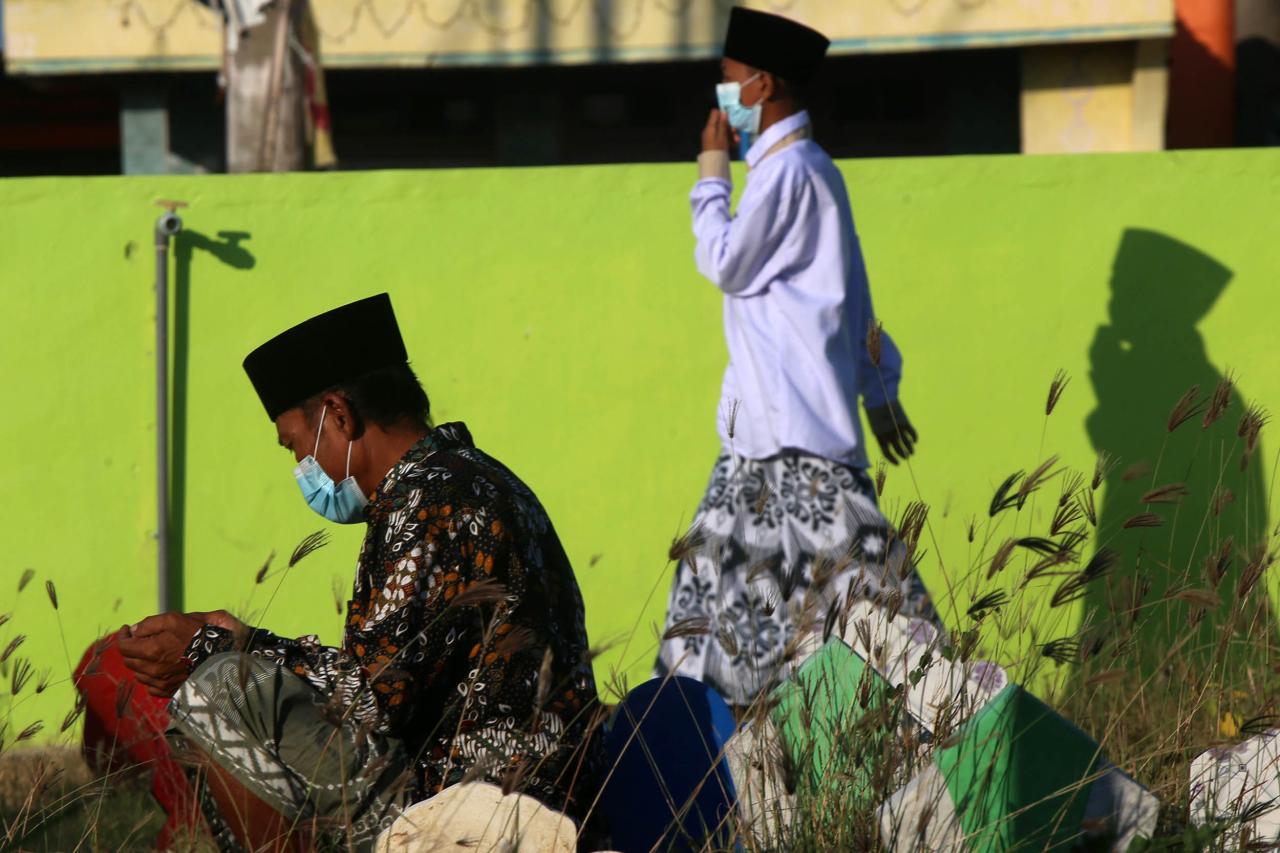 Tradisi Ziarah Kubur...