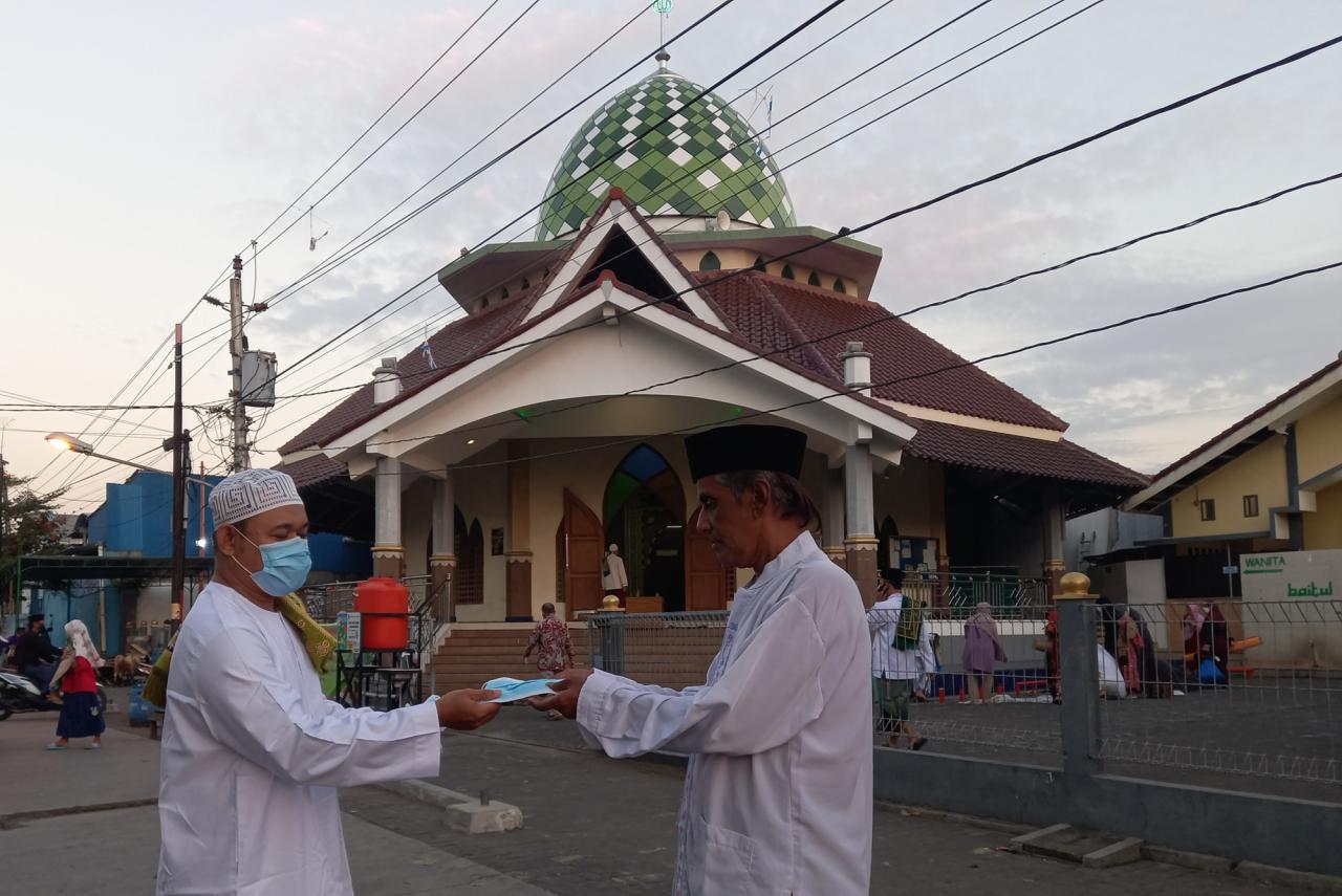 Warga Kuningan Semarang...