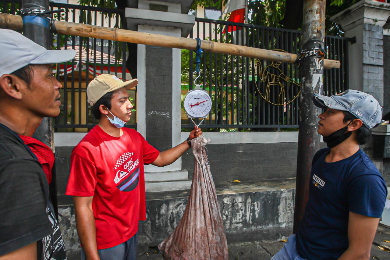 Berkah Idul Adha, Pengepul...