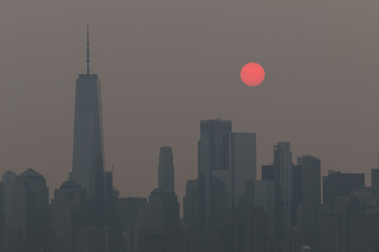 New York Diselimuti...