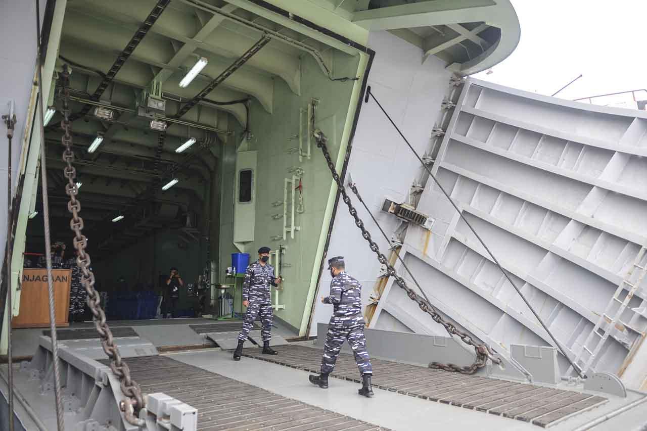 Uji Ketahanan KRI Teluk...