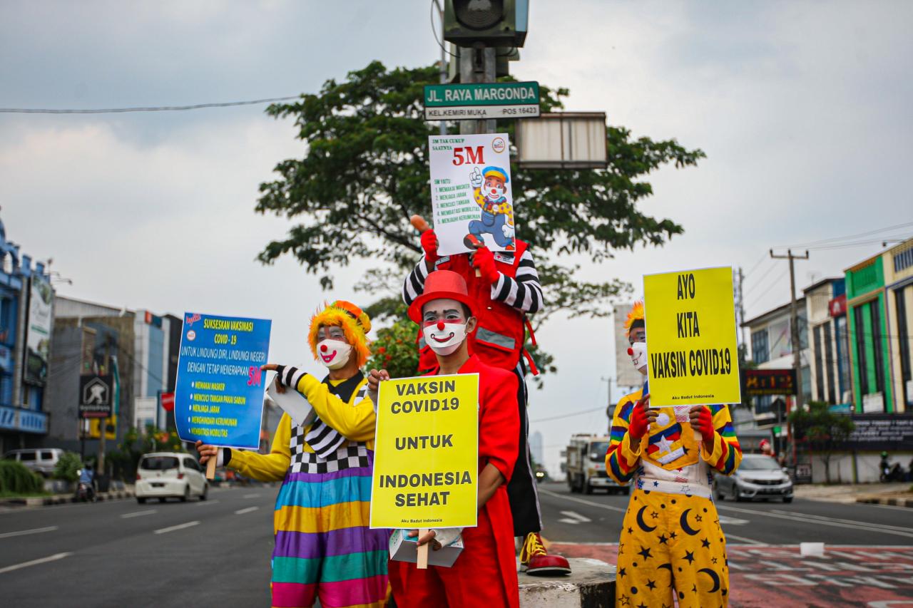Aksi Badut Turun ke...