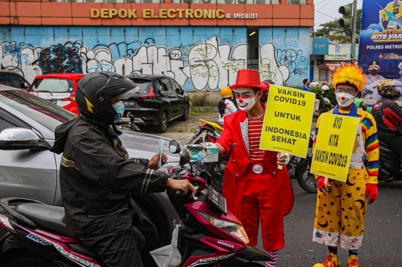 Aksi Badut Turun ke...