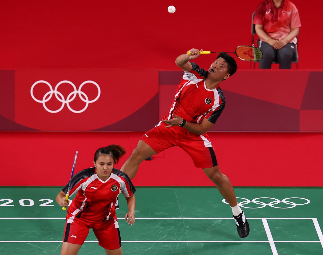 Tundukkan Pasangan Denmark,...