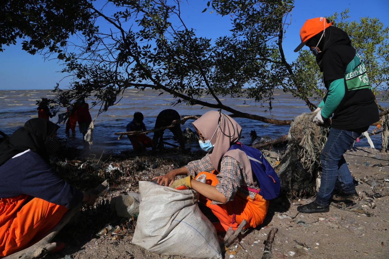 Miris, Sampah Plastik...