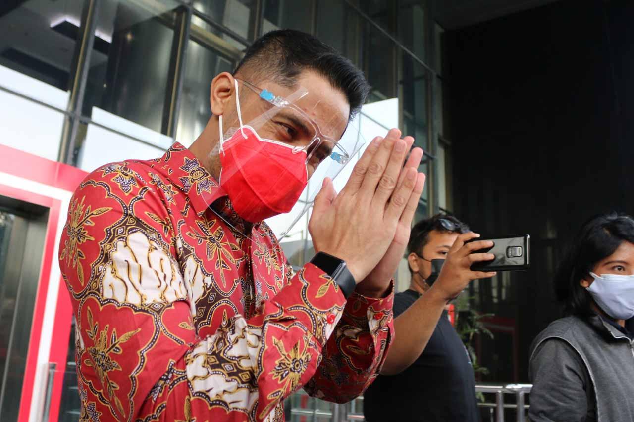 Hengky Kurniawan Jalani...